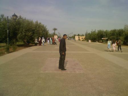 vOila nOmaD a l'entr� de m�nara